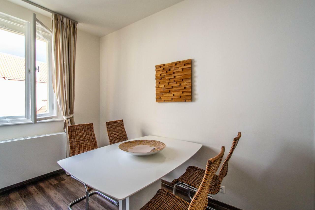 Unique Charles Bridge 2Bdr Apartment. Praga Exterior foto